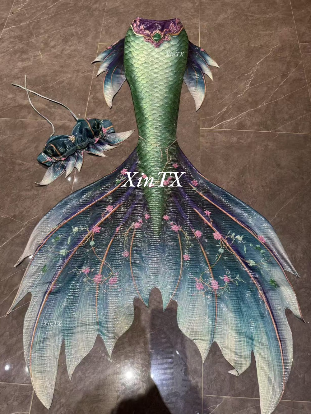 man woman mermaid tail hot sta - Aquarium & Marine Museum Ums ulasan dan harga